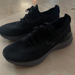 NIKE 7.5 EPIC REACT SNEAKERS. LIKE NEW